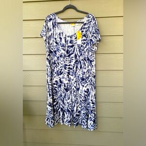 Navy and white C&C California dress with slight flare bottom. New Sz 1X